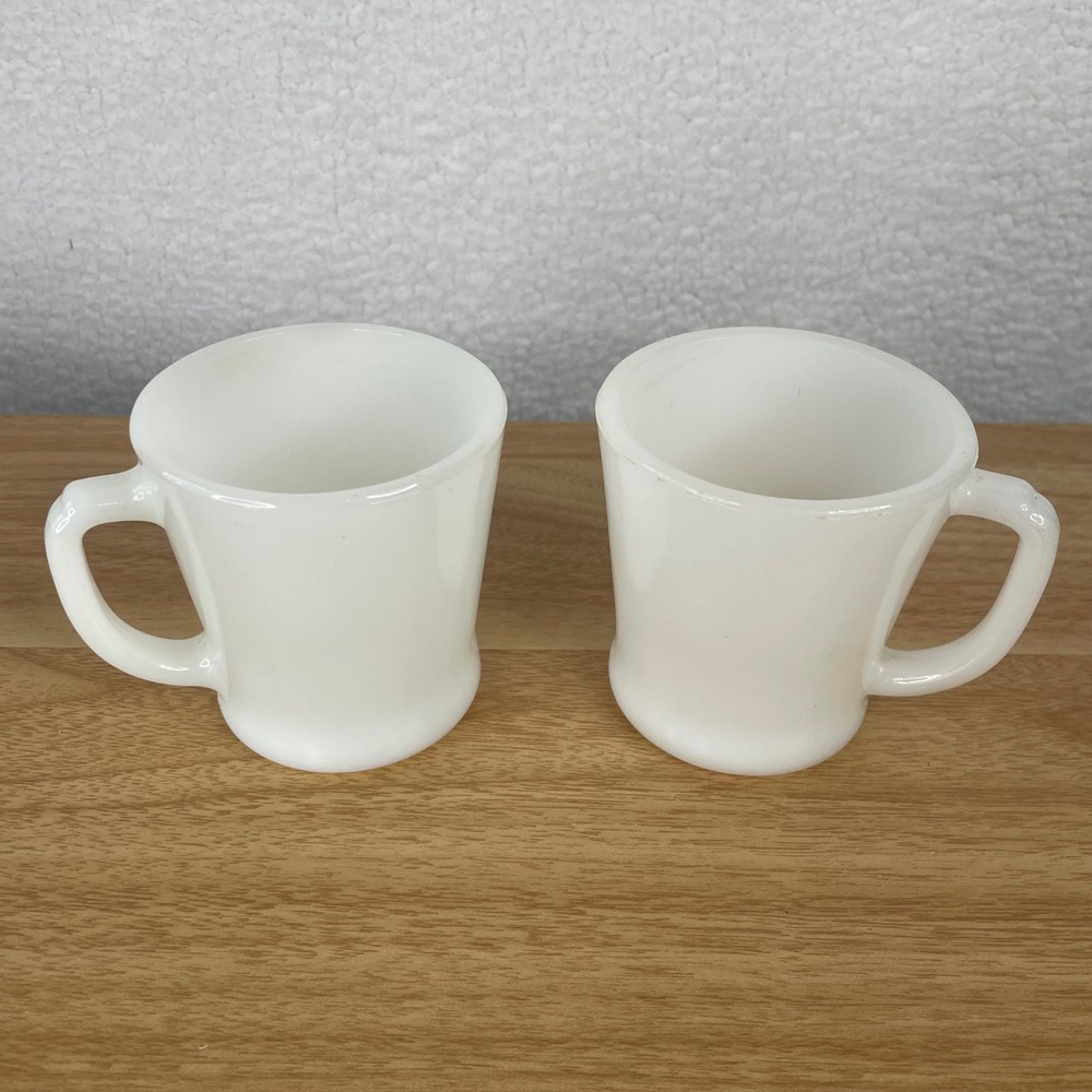 Vintage Anchor Hocking Fire-King Milk Glass D-Handle Coffee Mugs‎ White Set of 2